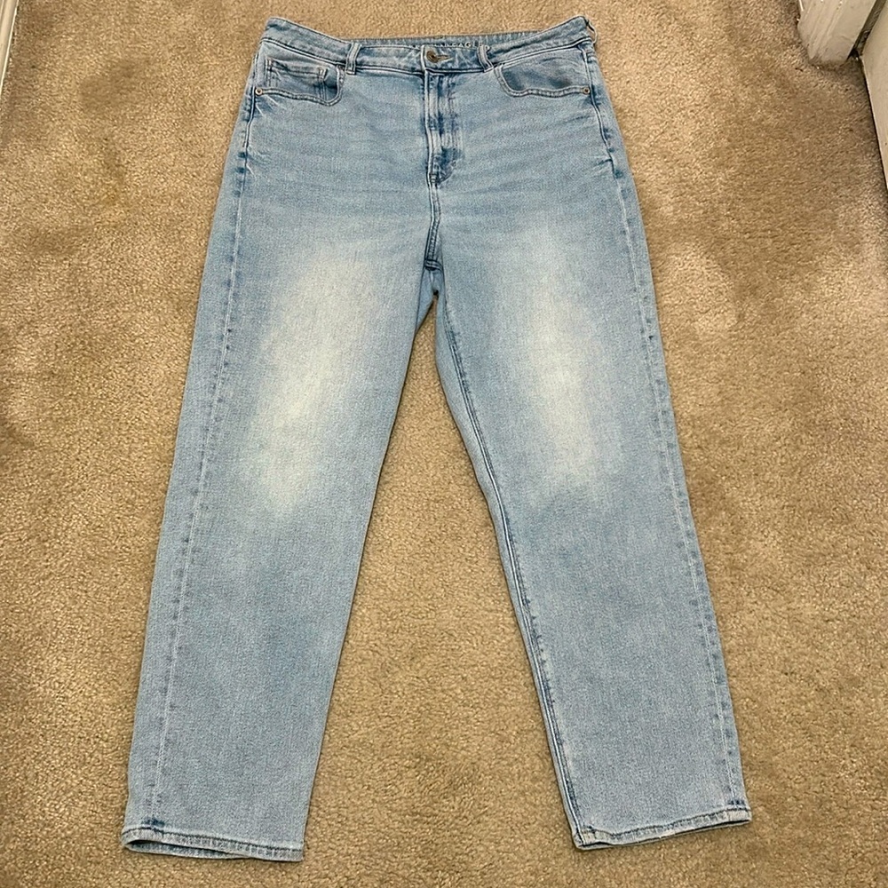 American Eagle Outfitters - Mom Straight Jeans